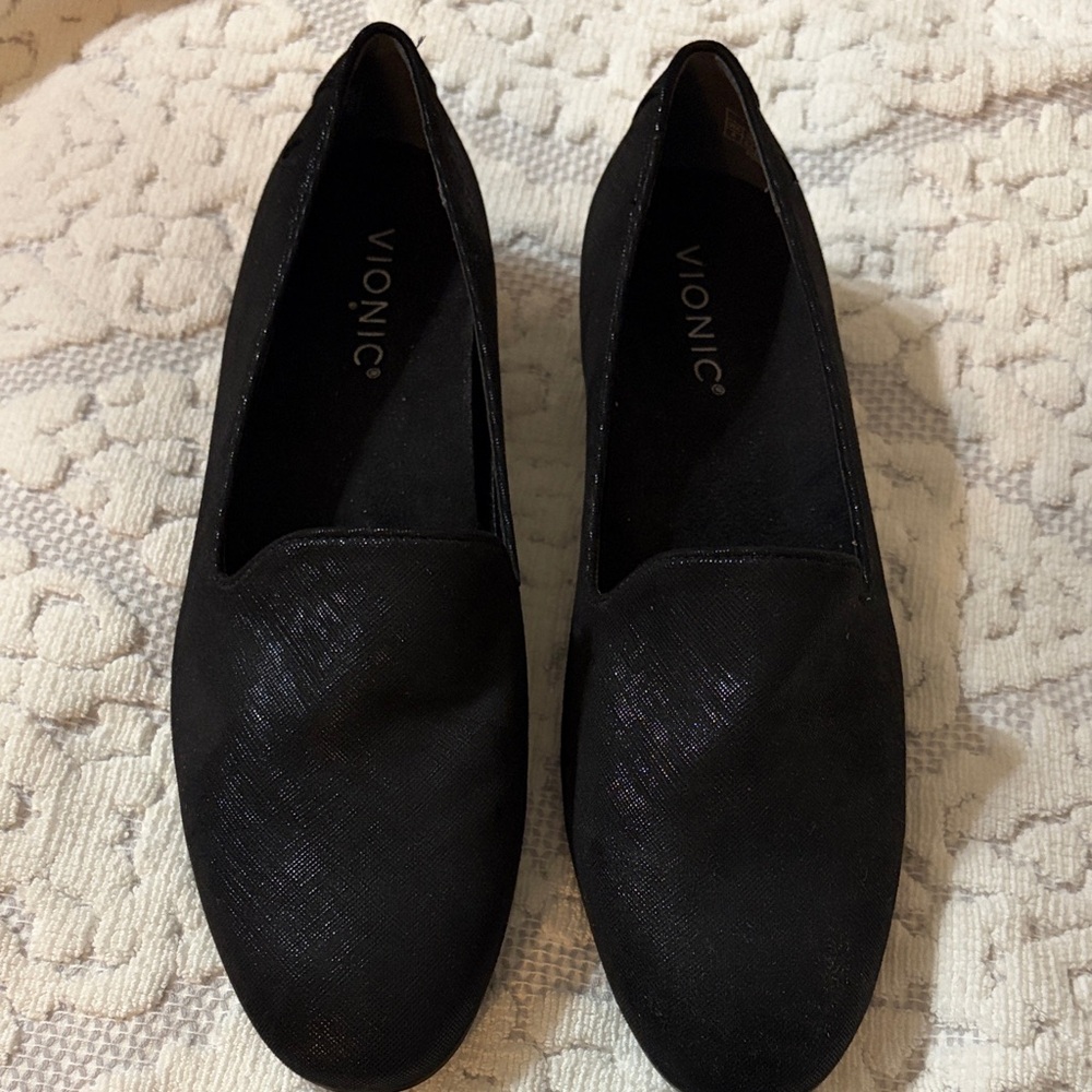 Vionic Women's Elegant Black Flats